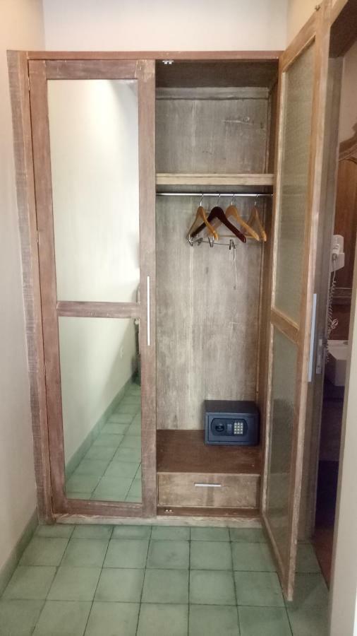 Jukung Guest House Sanur Buitenkant foto